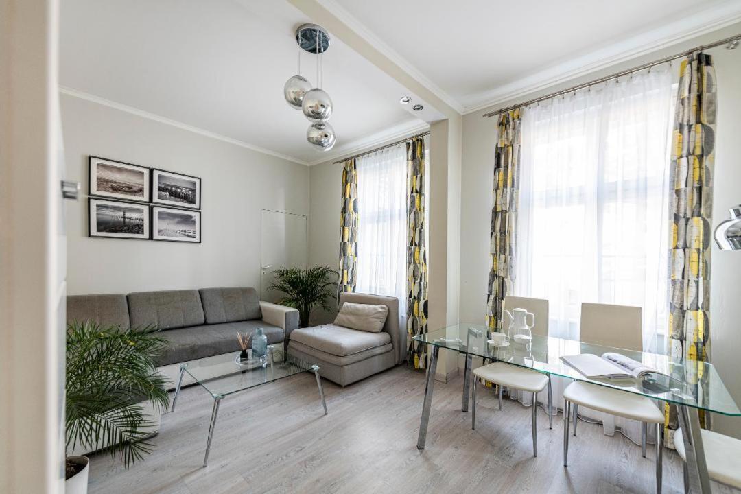 Beach Apartment I Plazowy Happy Hours Sopot Bagian luar foto